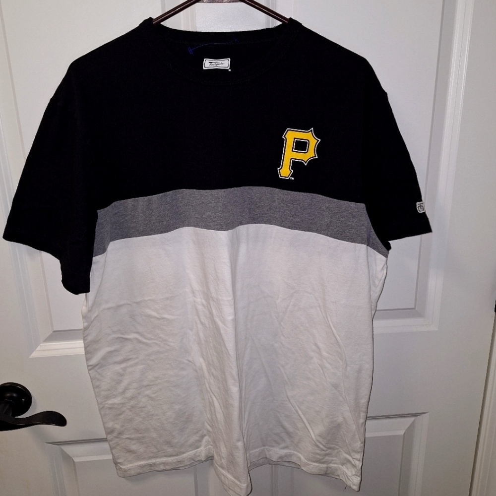 A Tailgate Pittsburgh Pirates/ Steelers short sleeve t-shirt in a Large